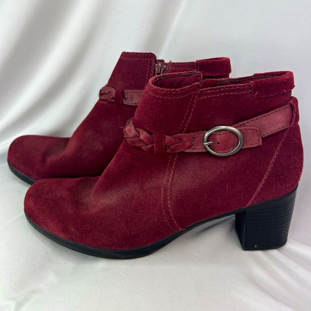 Clarks Women's 10M Burgundy Suede Ankle Boots Braided Buckle Strap Zip 68732